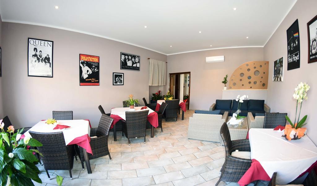 Albergo La Perla 오르베텔로 외부 사진
